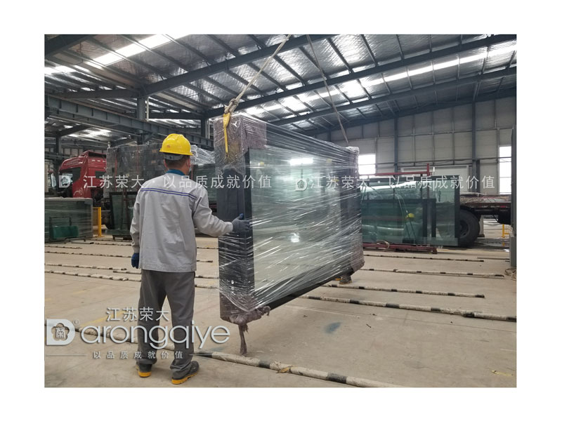 候車(chē)亭發(fā)貨圖