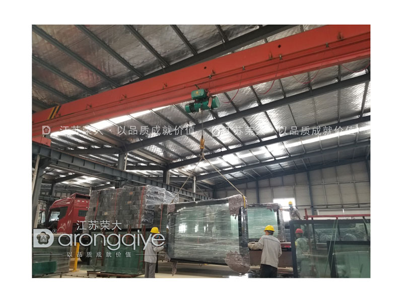 候車(chē)亭發(fā)貨圖